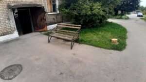 фото Отсутствую урны для мусора, лавочки во дворе при входе в подъезд установлены. Управляющая компания игнорирует Наши обращения по этому нарушению, отказываются устанавливать урны. Товарково Октябрьская дом 4 Коллективная Жалоба в Прокуратуру от Жителей в Связи с Неудовлетворительным Содержанием Много Квартирного Жилого Дома №4 Управляющей Компании ООО МПКХ Товарково. 1 фото Отсутствую урны для мусора, лавочки во дворе при входе в подъезд установлены. Управляющая компания игнорирует Наши обращения по этому нарушению, отказываются устанавливать урны. Товарково Октябрьская дом 4 Коллективная Жалоба в Прокуратуру от Жителей в Связи с Неудовлетворительным Содержанием Много Квартирного Жилого Дома №4 Управляющей Компании ООО МПКХ Товарково.