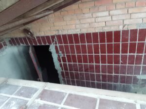 фото вход в подвал дома, Коллективное Заявление от собственников квартир и помещений общего пользования в отношение Управляющей компании Товарково: м.к.р. Первомайский , дом 9, поселок Товарково, №1 1 фото вход в подвал дома, Коллективное Заявление от собственников квартир и помещений общего пользования в отношение Управляющей компании Товарково: м.к.р. Первомайский , дом 9, поселок Товарково, №1